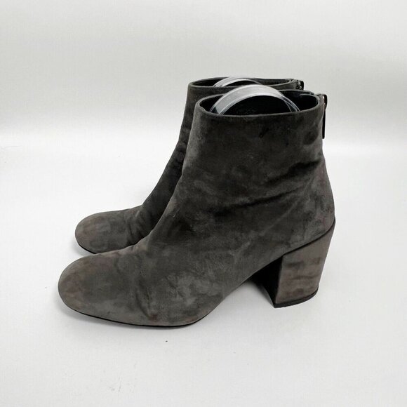 Stuart Weitzman Grey Bacari ankle boots suede Back Zipper Sz 6.5 M - Picture 1 of 12